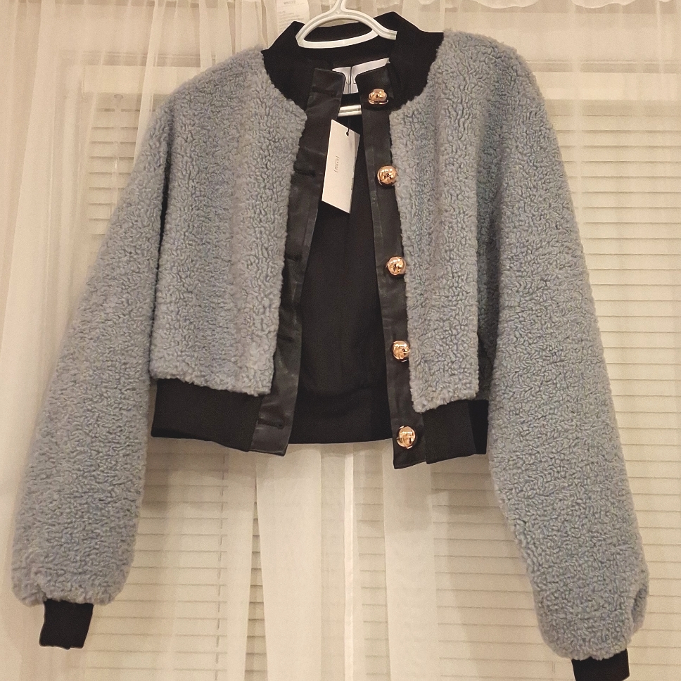 Nwt Jules Kae Cropped Sherpa Jacket In Blue
